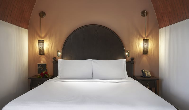 middle-east-holidays-ras-al-khaimah-the-cove-rotana-resort-lagoon-room